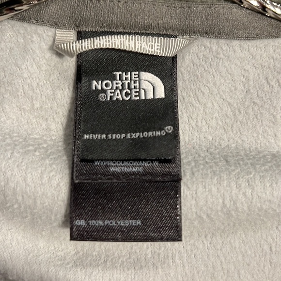 The North Face Fleece | Partial Zip | Medium | Like New - Picture 4 of 5